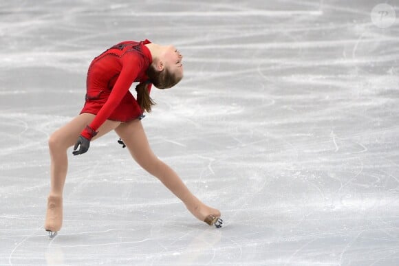 La jeune patineuse Yulia Lipnitskaya à l'Iceberg de Sotchi lors de l'épreuve de patinage artistique par équipes, le 9 février 2014