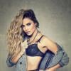 Clara Morgane prend la pose sublime en sous-vêtements pour Entrevue.