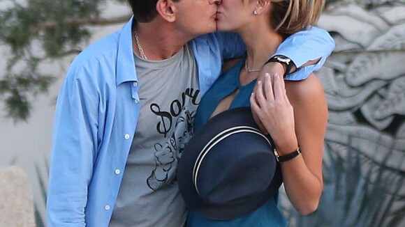 Charlie Sheen, une nouvelle fois fiancé : Avec sa porn star, c'est l'amour fou !