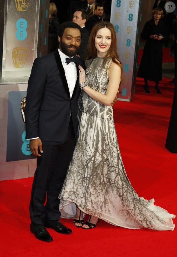 Chiwetel Ejiofor et Sari Mercer lors de la cérémonie des BAFTA Awards à Londres le 16 février 2014