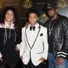 Justin Dior Combs avec ses parents Sean "P.Diddy" Combs et Misa Hylton-Brim à New York, le 23 janvier 2010.