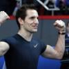 Renaud Lavillenie a battu le record de saut à la perche de Sergueï Bubka, le 15 février 2014 à Donetsk en réalisant un saut à 6,16 mètres