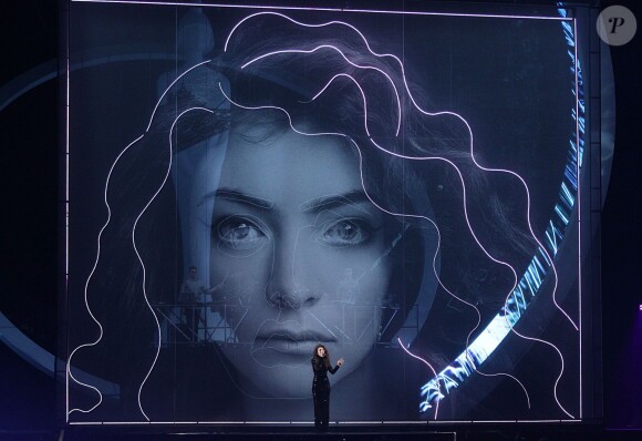 Lorde sur scène durant les Brit Awards 2014. Londres, le 19 février 2014.