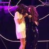 Aluna Francis (du duo AlunaGeorge) et Lorde en pleine performance sur la scène de l'O2 Arena, lors des Brit Awards. Londres, le 19 février 2014.