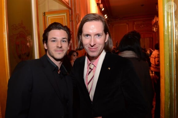 Gaspard Ulliel et Wes Anderson lors de la soirée The Grand Budapest Hotel à Paris, le 20 février 2014.