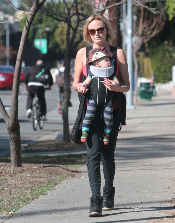 Exclusif - La belle Malin Akerman se balade avec son fils Sebastian à Hollywood, Le 21 février 2014