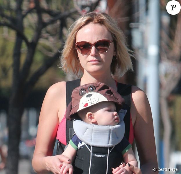 Malin Akerman Nouveau Look Lors D Une Promenade Avec Son Bebe Purepeople