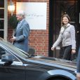  Le roi Carl XVI Gustaf et la reine Silvia de Suède sont allés déjeuner avec leur gendre Chris O'Neill, le 23 février 2014 à New York, à l' Amaranth  après la naissance de sa fille avec la princesse Madeleine. 