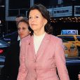  Le roi Carl XVI Gustaf et la reine Silvia de Suède ont fait du shopping chez Bloomingdales le 22 février 2014, au surlendemain de l'accouchement de leur fille la princesse Madeleine, qui a eu son premier enfant avec Chris O'Neill. 