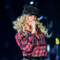 Beyoncé : Elle poursuit son Mrs Carter Show avec un nouveau look