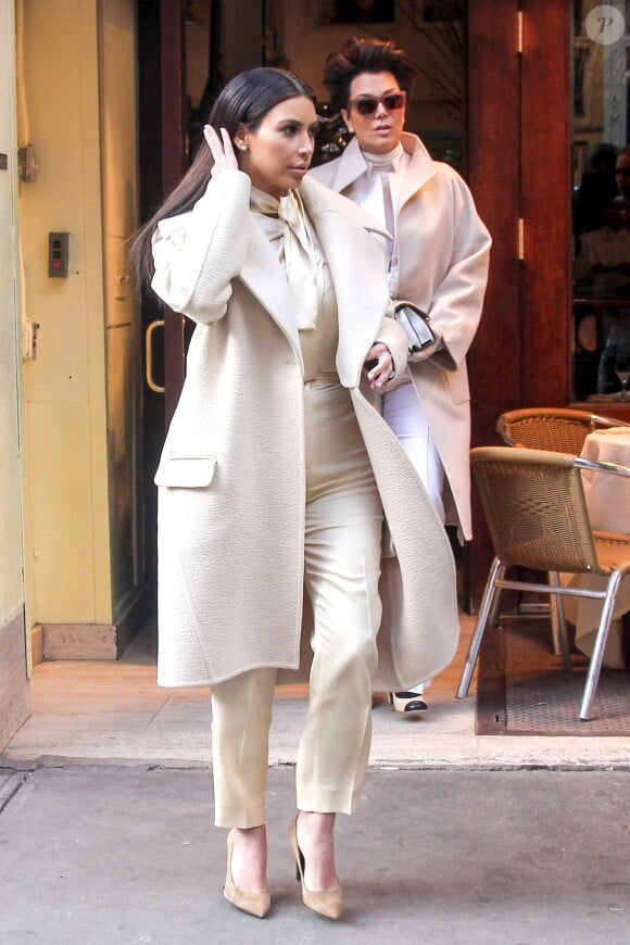 Kim Kardashian et Kris Jenner quittent le Cipriani après y avoir déjeuné. New York, le 24 février 2014.