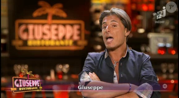 Giuseppe, inquiet pour sa lessive après la fracture de sa maman (Giuseppe Ristorante - épisode du mercredi 26 février 2014.)