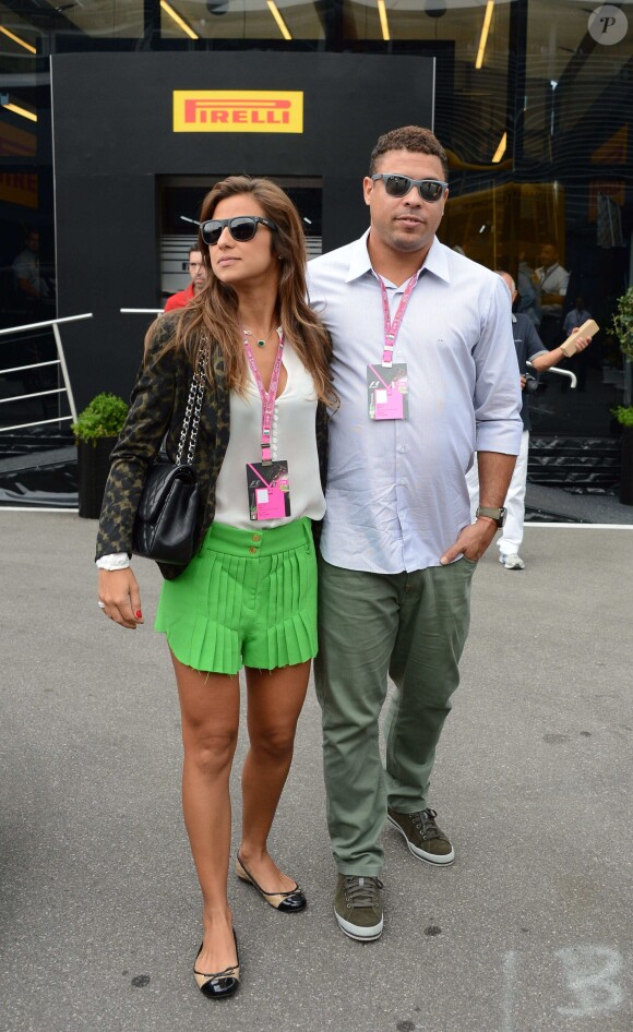 Ronaldo et sa jolie fiancée Paula Morais dans les travées du Grand Prix d'Italie à Monza, le 8 septembre 2013