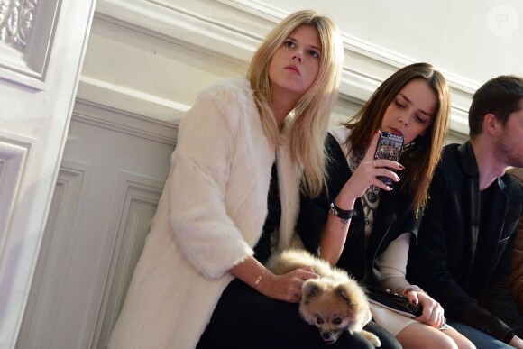Pauline Ducruet, avec son amie Margaux Fouchère, lors du défilé Alexis Mabille pour la Fashion Week prêt-à-porter automne-hiver 2014/2015, le 26 février 2014 à l'Hôtel Salomon de Rotschild à Paris.