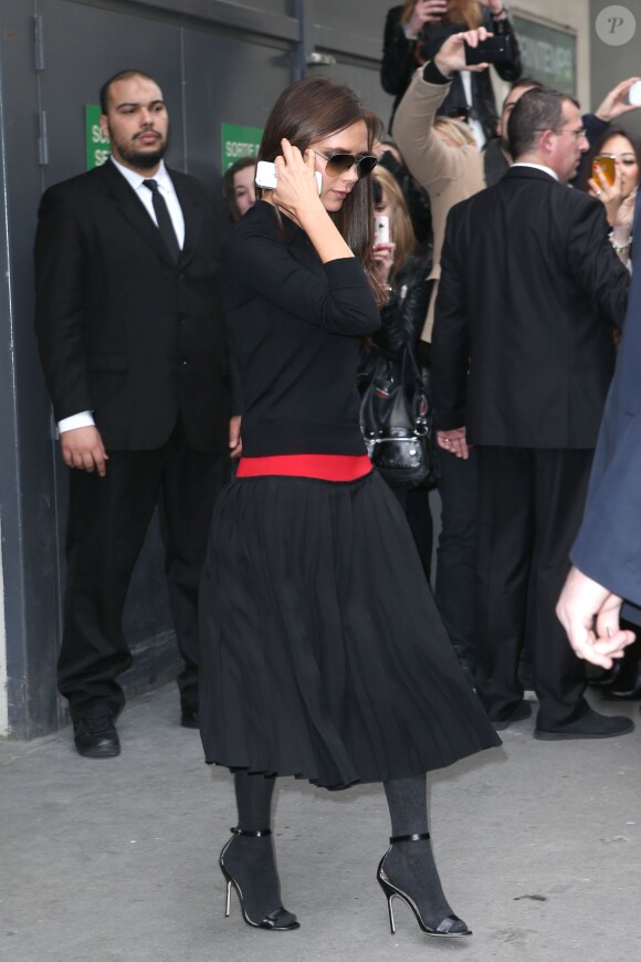 Victoria Beckham quitte le centre commercial Printemps à Paris. Le 28 février 2014.