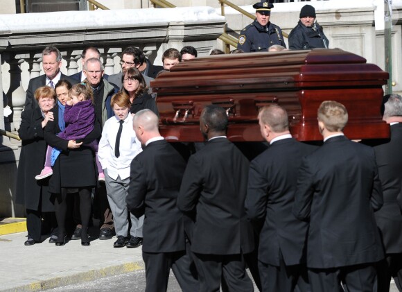 Mimi O'Donnell, la compagne de Philip Seymour Hoffman et ses enfants Willa, Tallulah et Cooper lors des obsèques de l'acteur en l’église St. Ignatius de Loyola à New York, le 7 février 2014