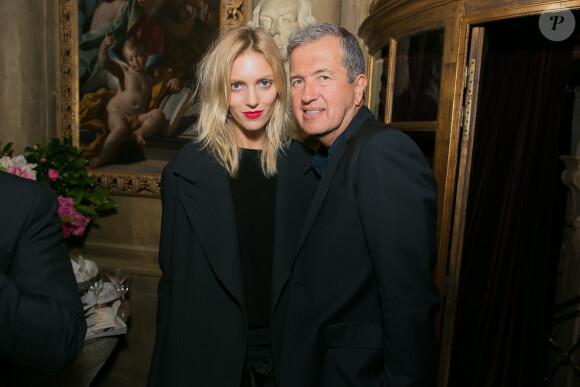 Anja Rubik et Mario Testino assiste à la soirée du magazine Vogue Deutsch en l'honneur de Mario Testino, au 1728. Paris, le 1er mars 2014.