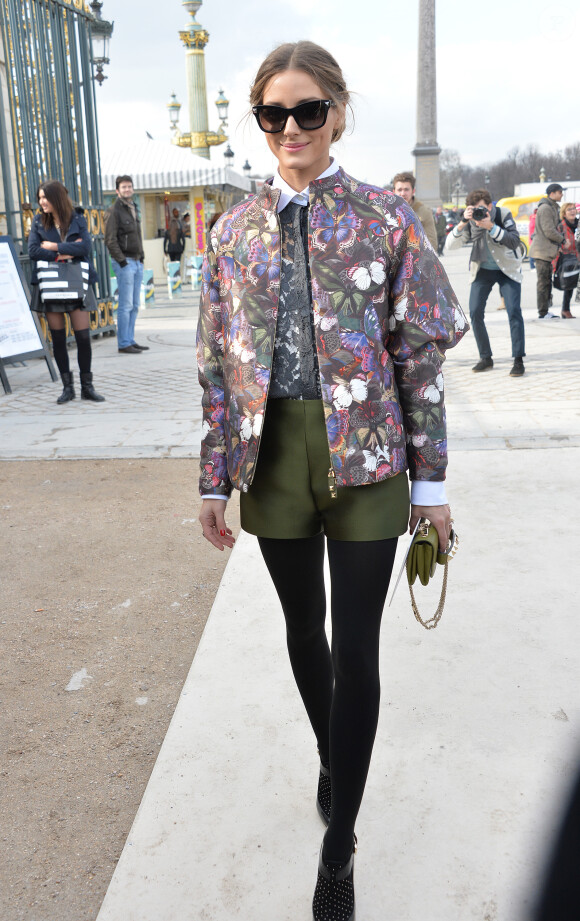 Olivia Palermo arrive au jardin des Tuileries pour assister au défilé Valentino prêt-à-porter automne-hiver 2014/2015. Paris, le 4 mars 2014.