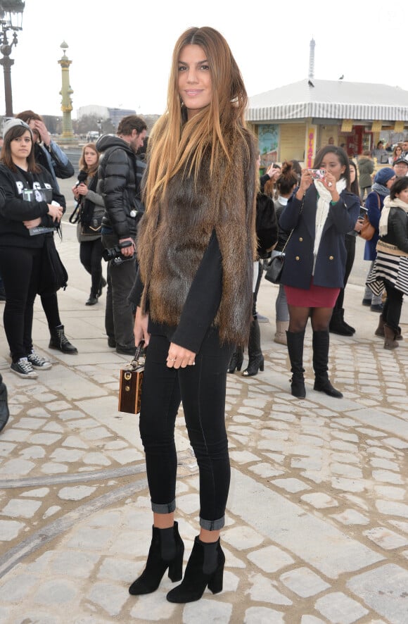 Bianca Brandolini D'Adda arrive au jardin des Tuileries pour assister au défilé Valentino prêt-à-porter automne-hiver 2014/2015. Paris, le 4 mars 2014.