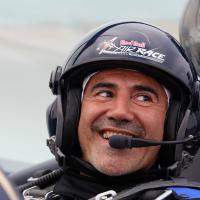 José Garcia, casse-cou et pilote : La star s'envoie en l'air