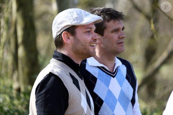 Hervé Mathoux et Romuald Pretot, Président de l'Association française de footgolf lors de la première Footgolf Cup 2014 au golf de Feucherolles en France le 5 mars 2014.