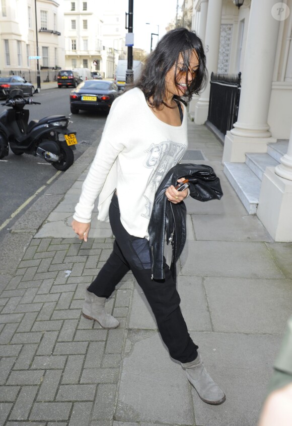 Michelle Rodriguez, de retour au domicile de son amie Cara Delevingne. Londres, le 6 mars 2014.