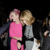 Katy Perry, ex-épouse de Russell Brand, avec la mère du comédien à Londres le 17 octobre 2011.