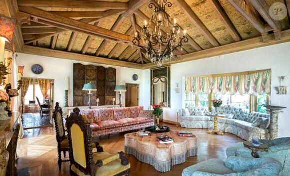 Ivana Trump a mis en vente sa sublime maison de Palm Beach pour la somme de 18,9 millions de dollars.