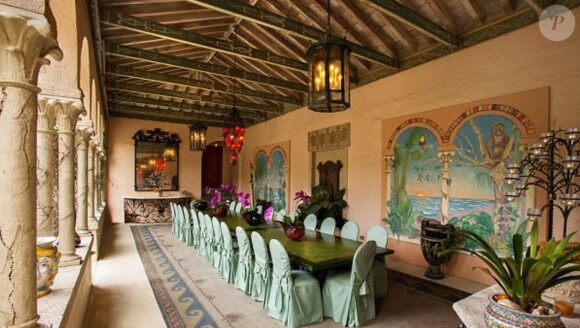 Ivana Trump a mis en vente sa jolie maison de Palm Beach pour 18,9 millions de dollars.
