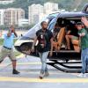 Kanye West, surpris à la descente d'un hélicoptère à Rio de Janeiro. Le 9 mars 2014.