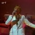 Jean Vallée interprète "L'amour ça fait chanter la vie" lors du concours de l'Eurovision 1978 à Paris.