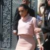 Kim Kardashian, de sortie pour une après-midi shopping avec ses soeurs Khloé et Kylie. Miami, le 12 mars 2014.