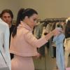 Kim Kardashian fait des emplettes dans la boutique Intermix à Miami. Le 12 mars 2014.