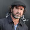 Eric Cantona lors du 66e Festival du Film de Cannes lors du photocall du film Les Rencontres d'après minuit au Nespresso Beach le 20 mai 2013