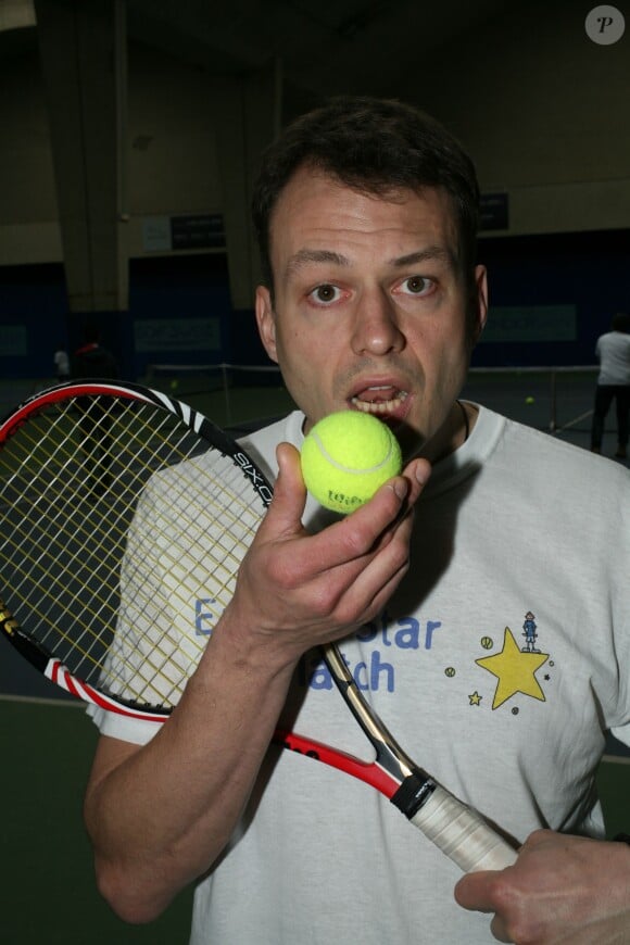 Sylvain Clama lors d'une journée avec l'association "Enfant Star & Match" au Tennis Club de Paris le 17 mars 2014