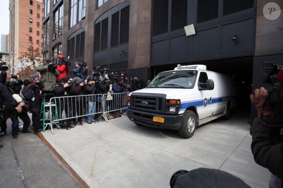 Devant l'immeuble new-yorkais de L'Wren Scott, après son suicide, le 18 mars 2014. 