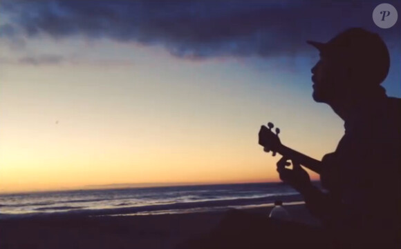 Shy'm : session musicale sur la plage en Afrique du sud, en mars 2014