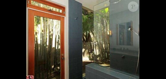 Jonathan Rhys-Meyers met en vente sa jolie maison de Los Angeles pour la somme de 1,6 million de dollars.