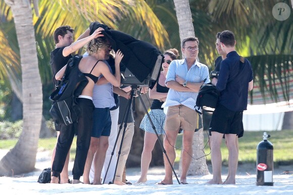 Charlize Theron en tournage lors d'un photo shoot avec Mario Testino à Key West, Monroe (Floride) le 19 mars 2014.