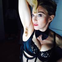 Madonna : En lingerie, l'aisselle velue... la star se laisse aller