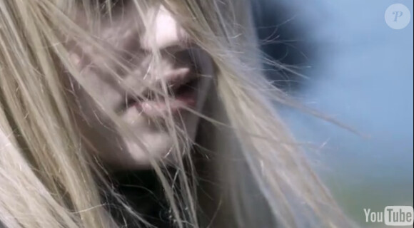 Louane (The Voice 2) dans son premier clip Jour 1
