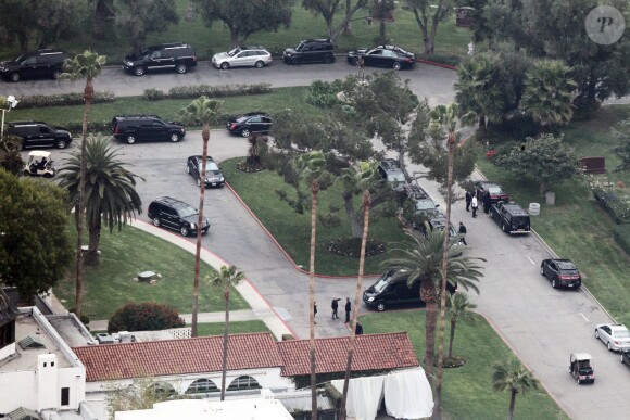 Les obsèques de L'Wren Scott, retrouvée pendue chez elle le 17 mars 2014, se sont déroulées au cimetière Hollywood Forever à Hollywood, le 25 mars 2014.