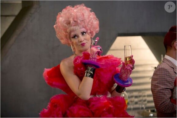 Elizabeth Banks est Effie Trinket dans Hunger Games - L'Embrasement.