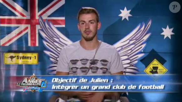 Julien le blond dans Les Anges de la télé-réalité 6 sur NRJ 12 le jeudi 27 mars 2014