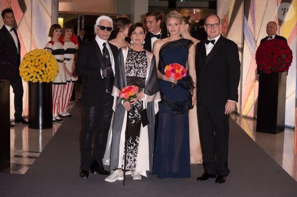 Karl Lagerfeld, Caroline de Hanovre, Charlene et Albert de Monaco, lors du Bal de la Rose à Monaco le 29 mars 2014