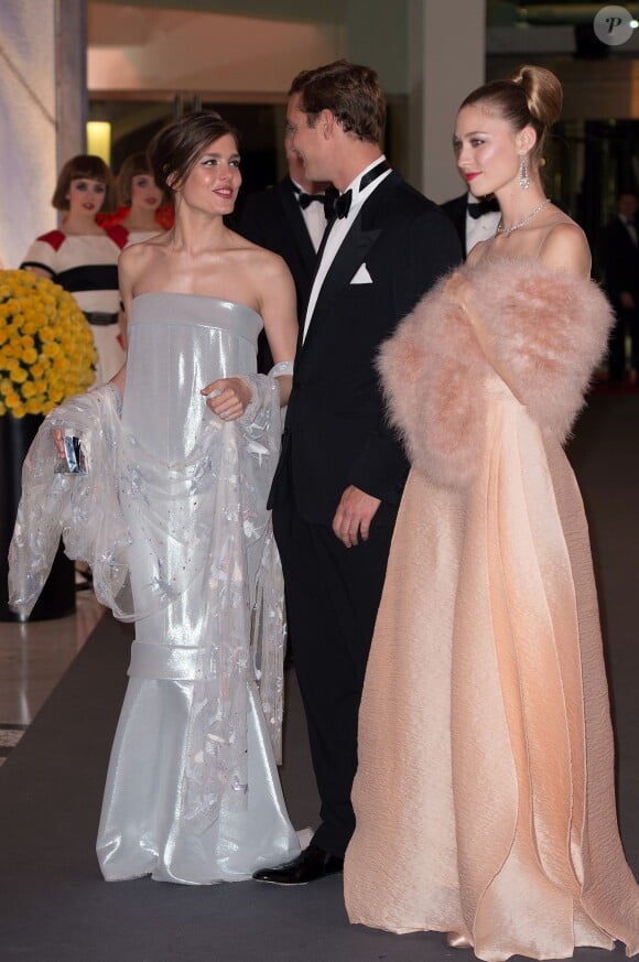 Charlotte Casiraghi avec son frère Pierre et sa compagne Beatrice Borromeo lors du Bal de la Rose à Monaco le 29 mars 2014