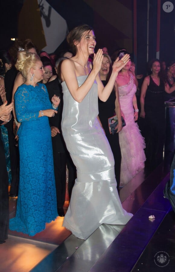 Charlotte Casiraghi en plein moment de danse lors du Bal de La Rose de Monaco le 29 mars 2014