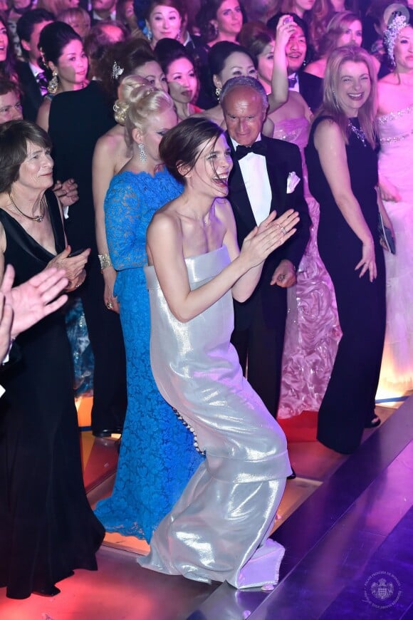 Charlotte de Casiraghi se déchaîne lors du Bal de La Rose de Monaco le 29 mars 2014