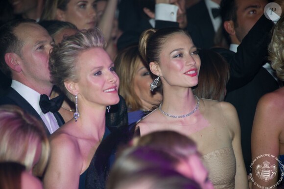 Charlene de Monaco et Beatrice Borromeo lors du Bal de La Rose de Monaco le 29 mars 2014