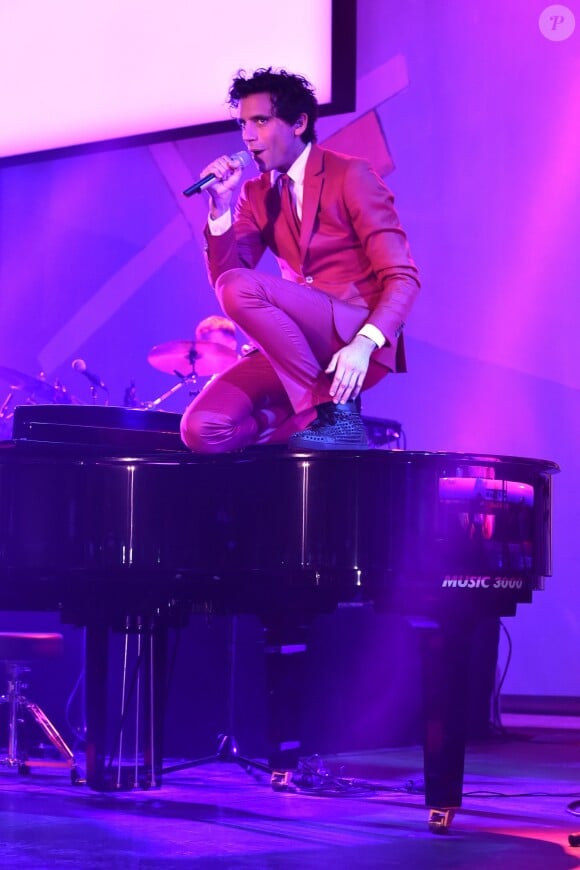 Mika en concert lors du Bal de La Rose de Monaco le 29 mars 2014